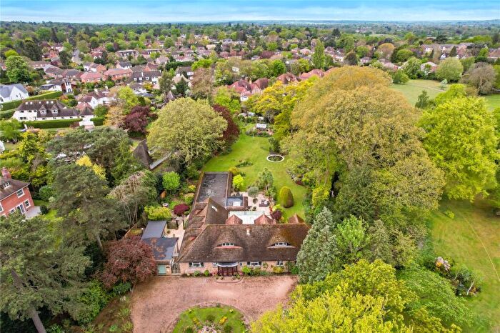 5 Bedroom Detached House For Sale In Silverdale Avenue, Ashley Park, KT12