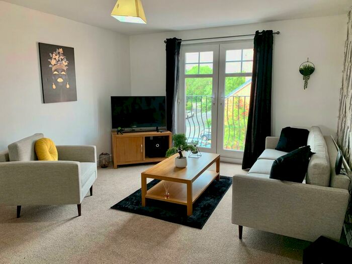 2 Bedroom Flat To Rent In Blount Close, Crewe, CW1