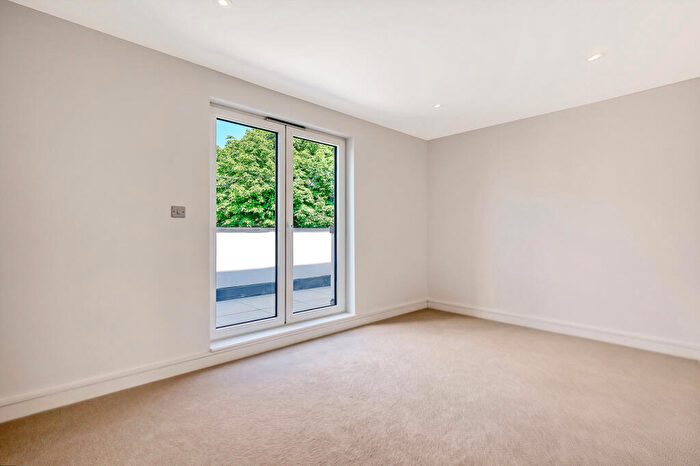 1 Bedroom Flat To Rent In Hillmount Court, St Marys Lane, RM14
