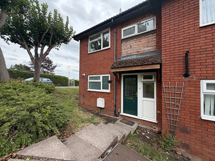 3 Bedroom End Of Terrace House To Rent In Matlock Close, Rugby, CV21