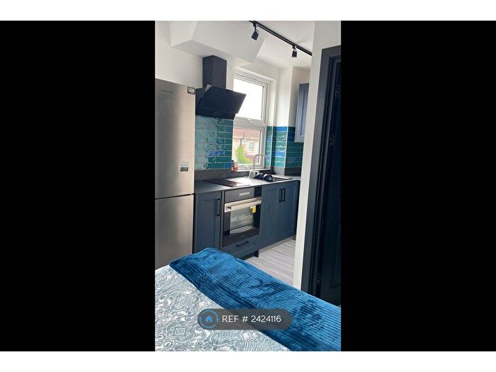 Studio To Rent In Cromwell Road, Hounslow, TW3