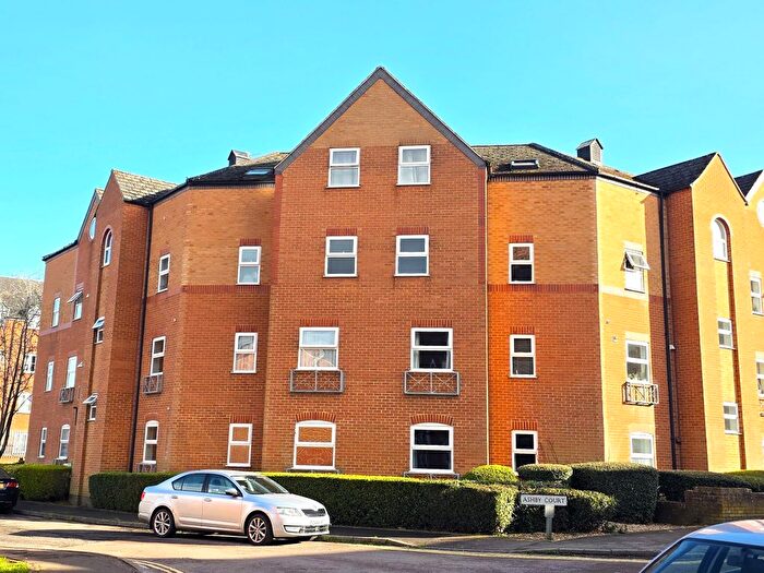 2 Bedroom Flat For Sale In Ashby Court, Newland Road, Banbury, OX16