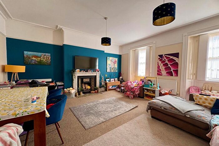2 Bedroom Flat To Rent In Weymouth, DT4