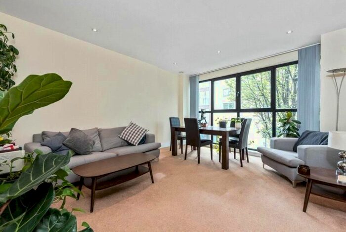 2 Bedroom Terraced House To Rent In Vyner Street, Bethnal Green, London, E2