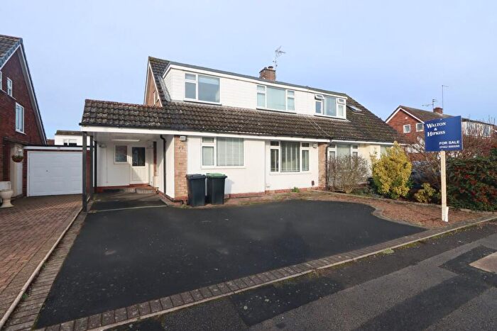 3 Bedroom House For Sale In Milestone Drive, Hagley, Stourbridge, DY9