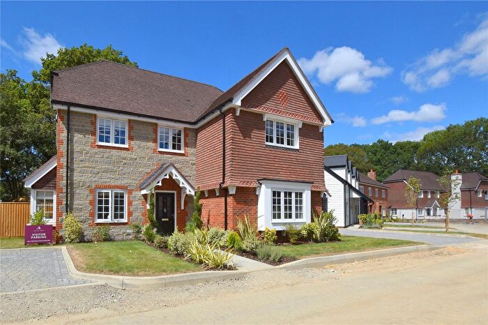 4 Bedroom Detached House For Sale In Chiddingfold Road, Dunsfold, GU8
