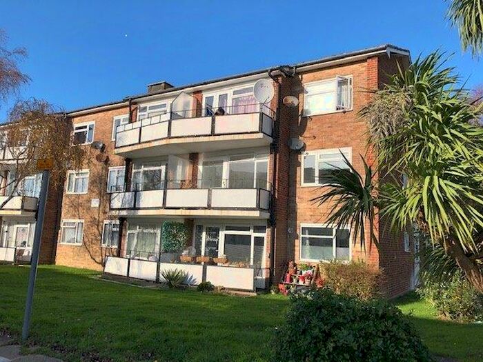 2 Bedroom Apartment To Rent In The Causeway, Goring-by-Sea, Worthing, BN12