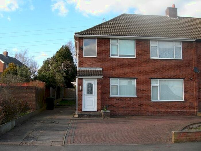 2 Bedroom Maisonette To Rent In Whitecrest, Great Barr, B43