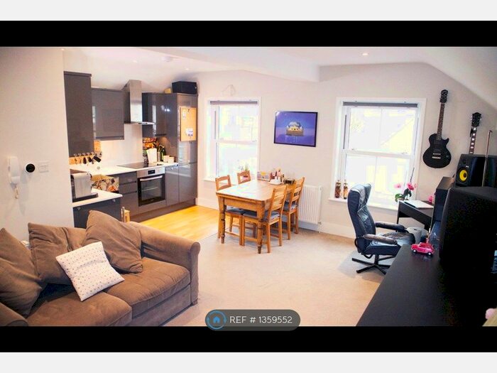 1 Bedroom Flat To Rent In Upper High Street, Epsom, KT17