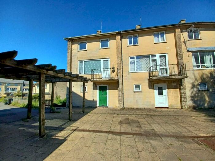 4 Bedroom House To Rent In Bradford Road, BA2