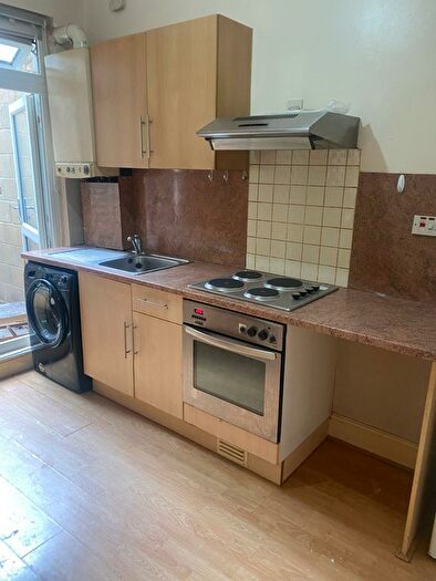 1 Bedroom Flat To Rent In High Road Leyton, E15