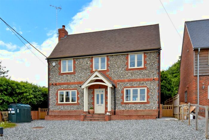 4 Bedroom Detached House To Rent In Wood End, Medmenham, Marlow, Buckinghamshire, SL7