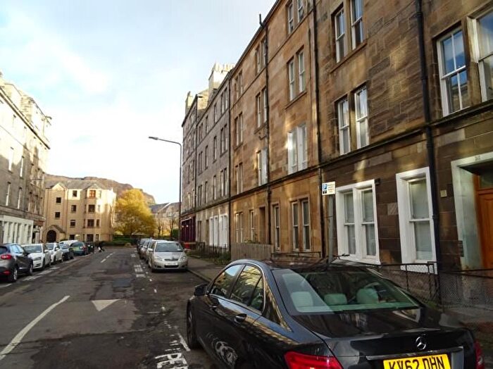 2 Bedroom Flat To Rent In Montague Street, Edinburgh, EH8