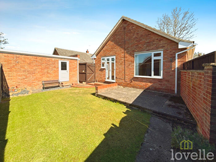 2 Bedroom Detached Bungalow For Sale In The Grove, Lea, DN21