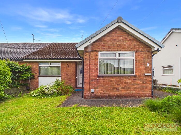 3 Bedroom Semi-Detached Bungalow For Sale In Townsend Avenue, Wrexham, LL12