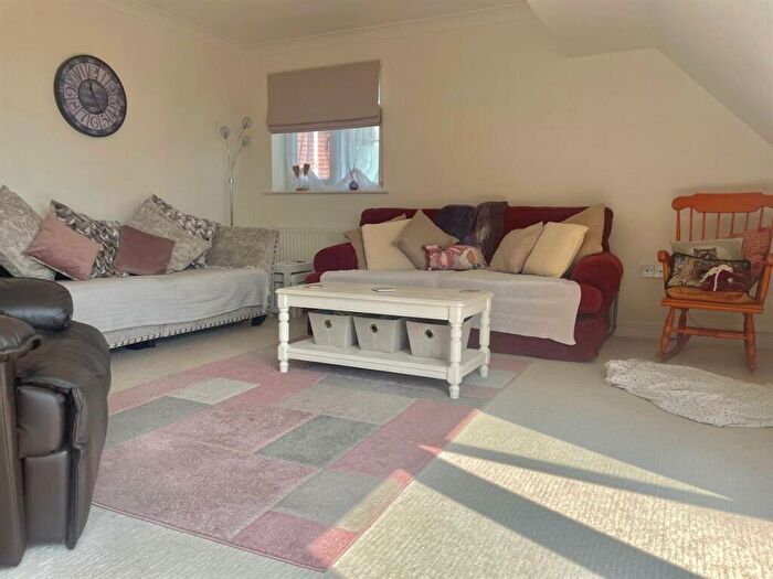 4 Bedroom Detached House For Sale In Goldcroft Avenue, Weymouth, DT4