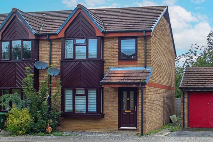 3 Bedroom End Of Terrace House For Sale In Murrey Close, Shenley Lodge, Milton Keynes, MK5