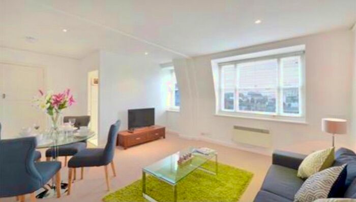 2 Bedroom Flat To Rent In Hill Street, London, W1J