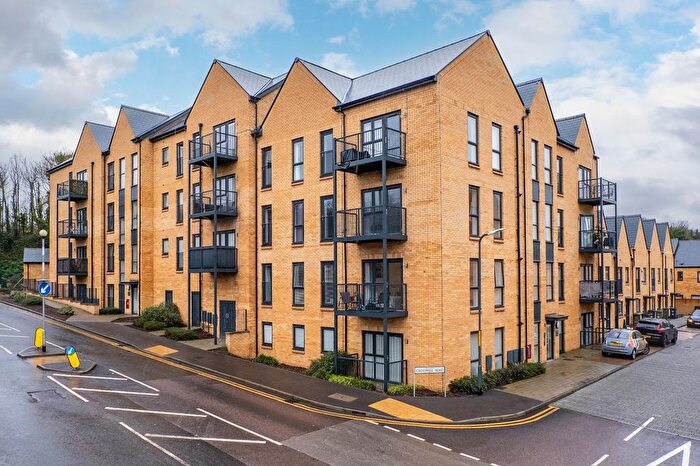 2 Bedroom Flat For Sale In Bazley Close, Swanscombe, DA10