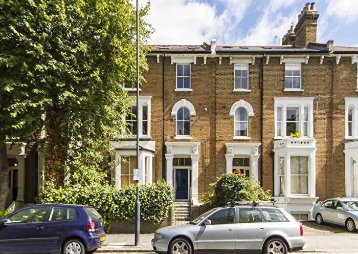 2 Bedroom Flat To Rent In Hammersmith Grove, London, W6