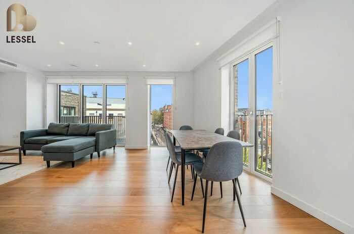 2 Bedroom Flat To Rent In Postmark, London, WC1X