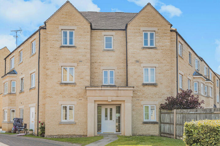2 Bedroom Apartment To Rent In Bathing Place Court, Witney, OX28