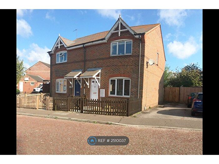 3 Bedroom Semi-Detached House To Rent In Hallcroft Chase, Highwoods, Colchester, CO4