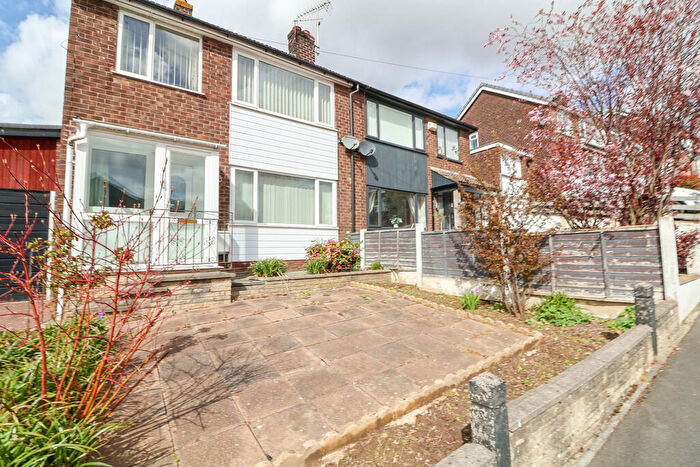 3 Bedroom Semi Detached House For Sale In Oakfield Road, Hadfield, SK13