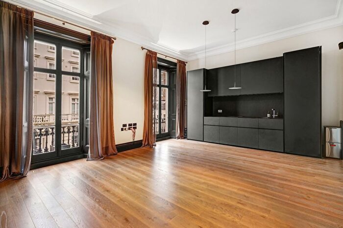 2 Bedroom Flat To Rent In Chesham Street, Knightsbridge, SW1X