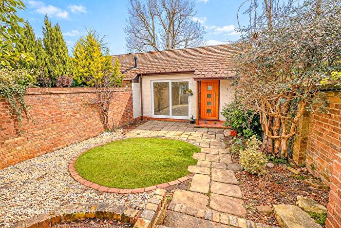 2 Bedroom House To Rent In Parkside, Welwyn, Herts, AL6