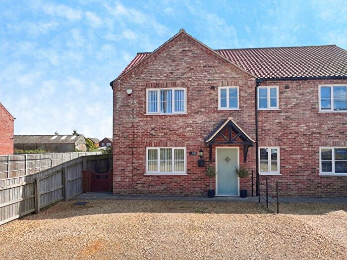 3 Bedroom Semi-Detached House For Sale In Gaultree Square, Emneth, Wisbech, PE14