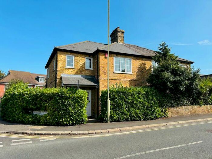 3 Bedroom Semi-Detached House To Rent In Queens Road, Hersham, KT12