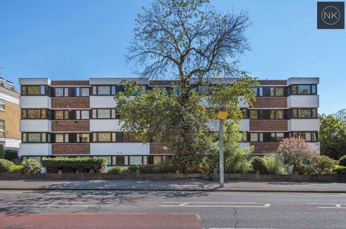 2 Bedroom Flat To Rent In Glenwood Court, High Road, South Woodford, E18