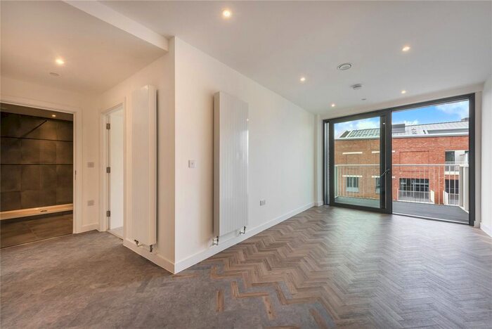 1 Bedroom Flat To Rent In Makers Yard, East India And Lansbury, E3