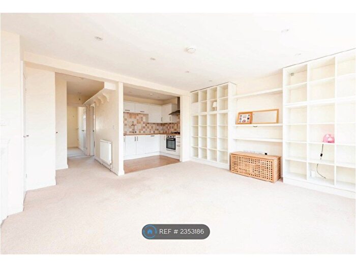 2 Bedroom Flat To Rent In Kelburne Road, Oxford, OX4