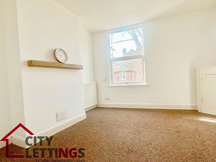 2 Bedroom Flat To Rent In Hucknall Road, Carrington, NG5