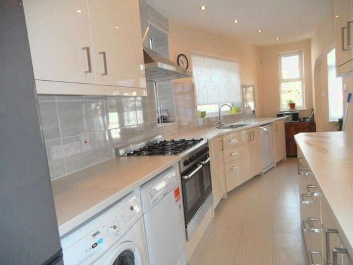 5 Bedroom Semi-Detached House To Rent In Brunswick Gardens, Ealing, London, W5