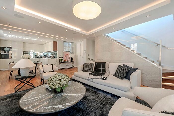 2 Bedroom Flat To Rent In Marylebone Street, London, W1G