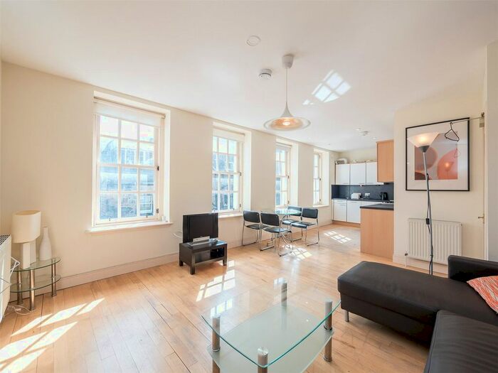 2 Bedroom Flat To Rent In Rose Street Lane North, Edinburgh, EH2