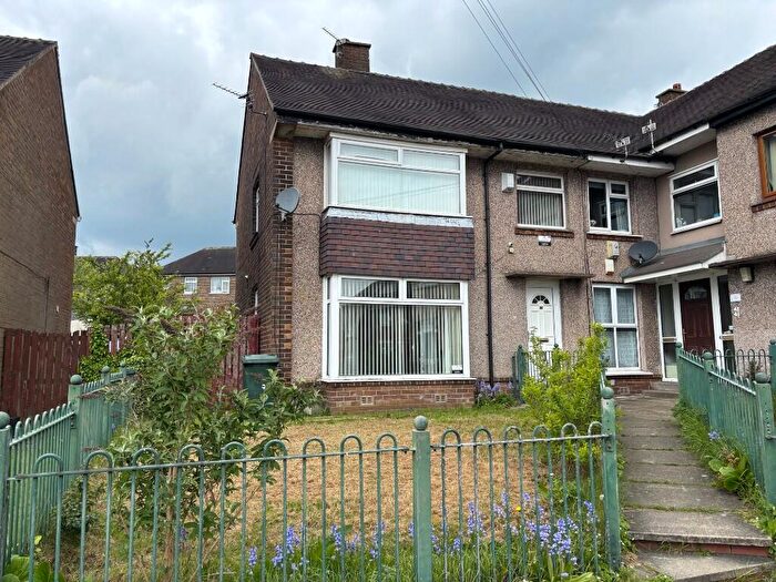 3 Bedroom End Of Terrace House For Sale In Downside Crescent, Bradford, West Yorkshire, BD15