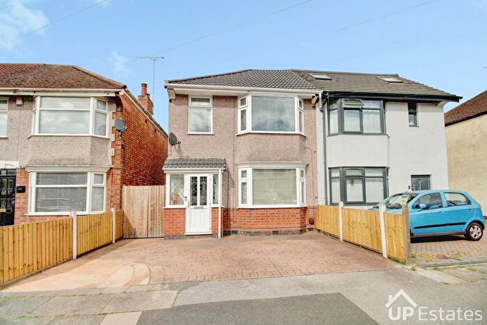 3 Bedroom Semi-Detached House For Sale In Hartland Avenue, Wyken, Coventry, CV2
