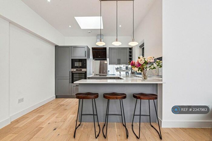 2 Bedroom Detached House To Rent In Thurlow Hill, London, SE21