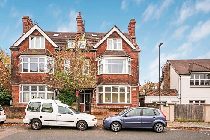 1 Bedroom Flat For Sale In Pendennis Road, London, SW16