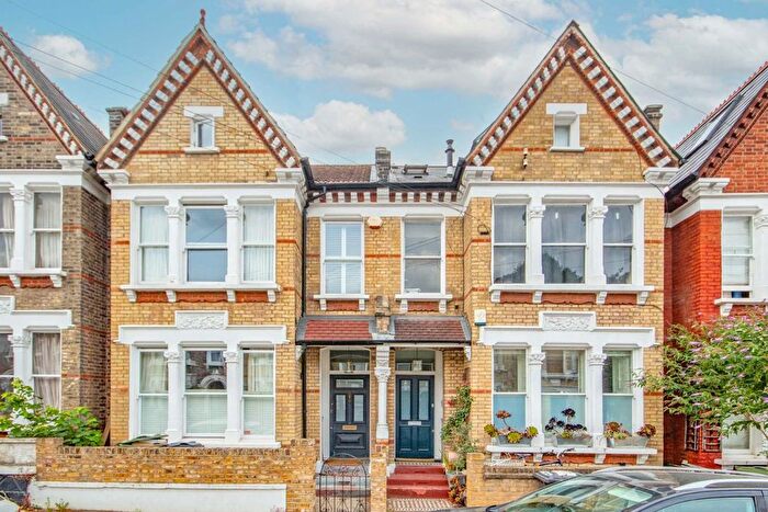 2 Bedroom Flat To Rent In Helix Road, Brixton, SW2
