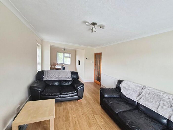 2 Bedroom Flat To Rent In Harrington Court, Hertford Heath, Hertford, SG13