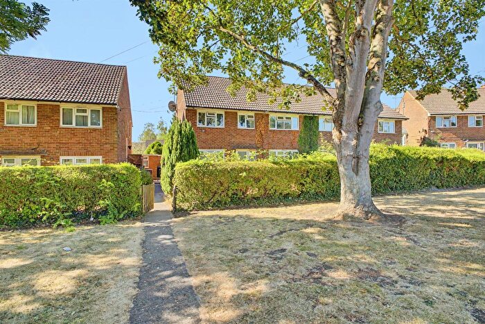 2 Bedroom Maisonette For Sale In Bouverie Road, Hardingstone, Northampton, NN4