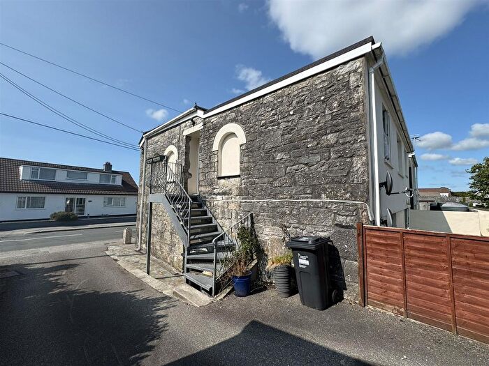 2 Bedroom Flat To Rent In Indian Queens, St Columb, TR9