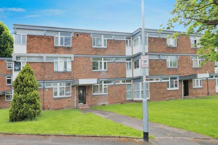 2 Bedroom Flat To Rent In Newbridge Crescent The Lindens, Wolverhampton, WV6