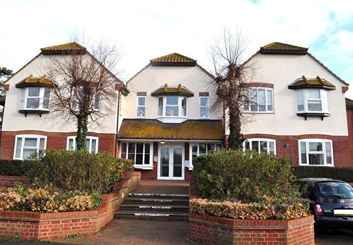 1 Bedroom Detached House For Sale In Louise Close, Walton-on-the-naze, CO14