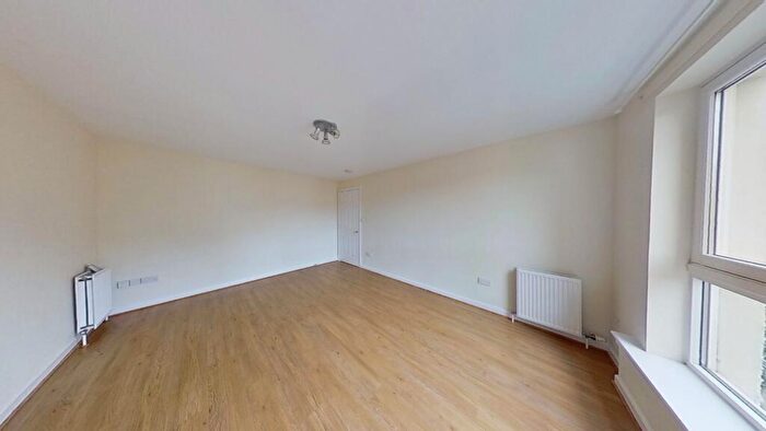 2 Bedroom Flat To Rent In Cadiz Street, Edinburgh, EH6